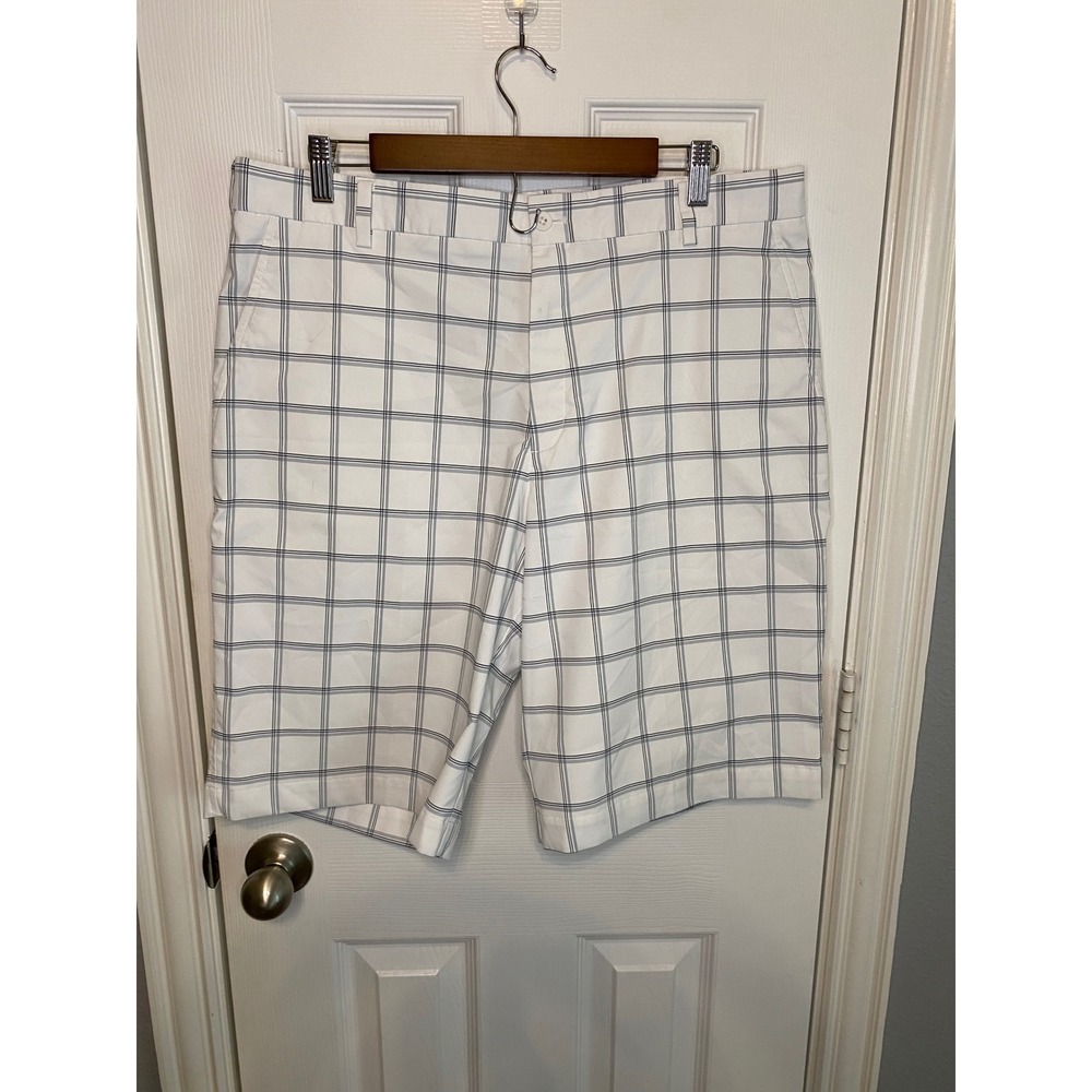 Nike Golf Mens Plaid Shorts White Grey Checkered Size 36 Flat Front Performance